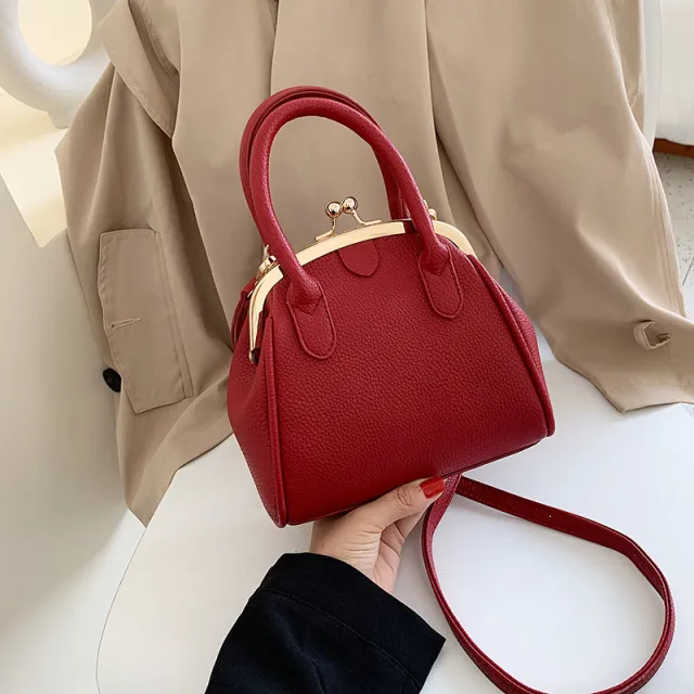 One shoulder messenger niche shell bag Red - Shop at LoveMi