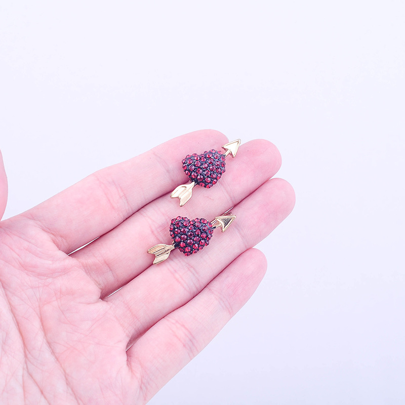 Girl red arrow pierced earrings