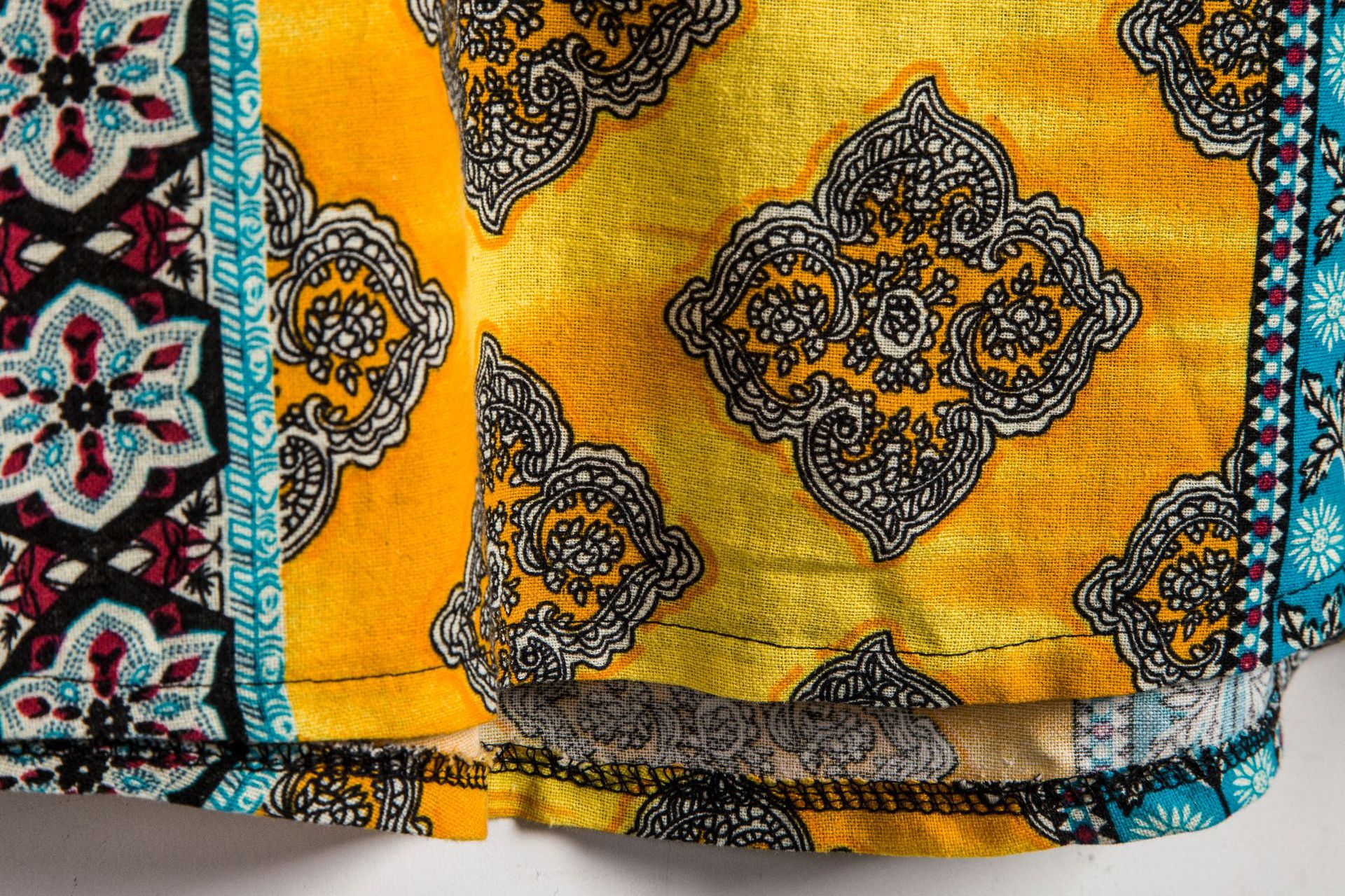 Floral men's casual short-sleeved shirt