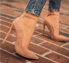 Buckle pointed high heels - Beige - View 1