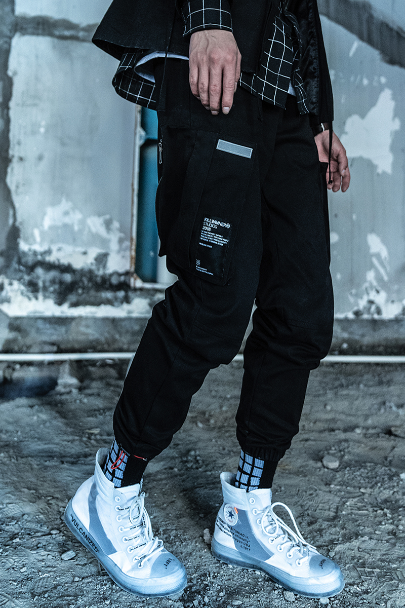 Pocket stitching sports trousers