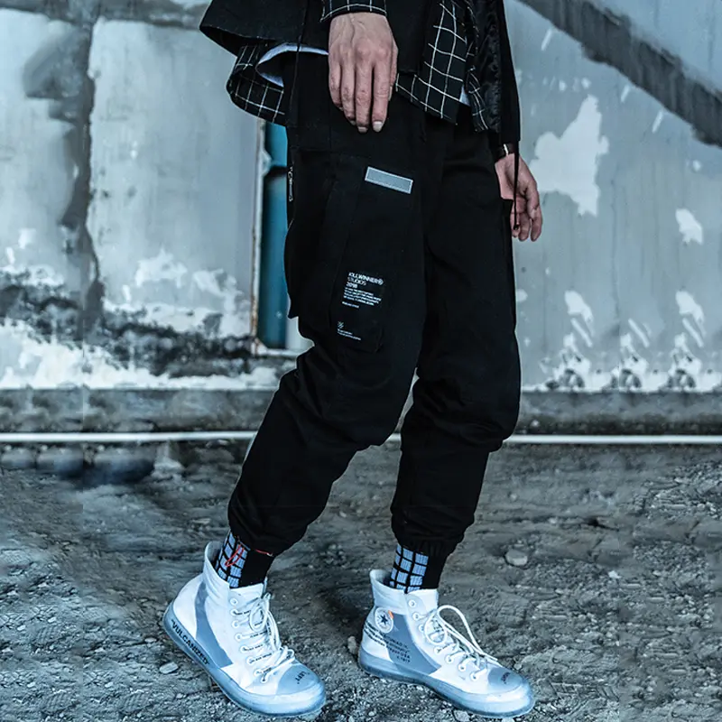 Pocket stitching sports trousers