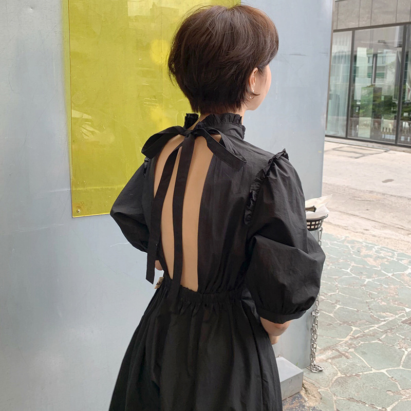 Stand-up collar dress with wood ears