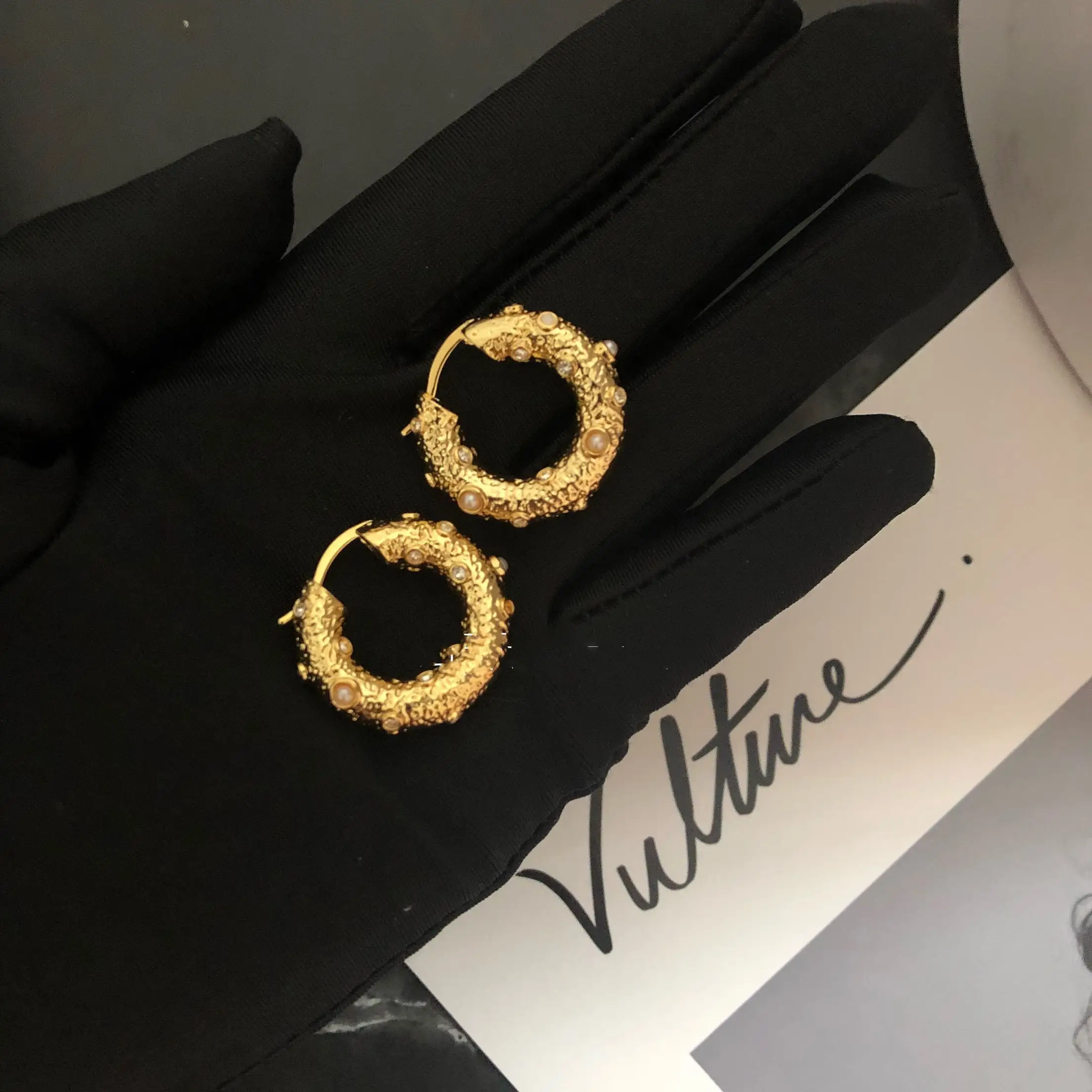 Golden Circle Round Hao Shi Pearl Stud Earrings