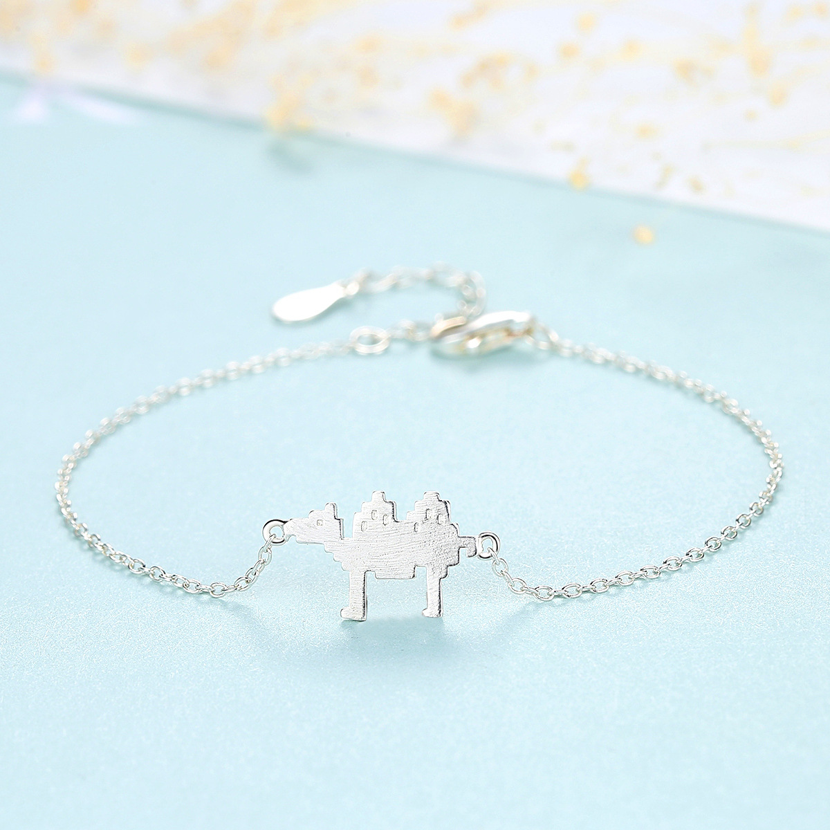 Simple design camel bracelet