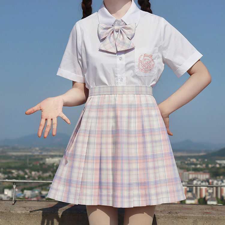 College style pleated skirt suit