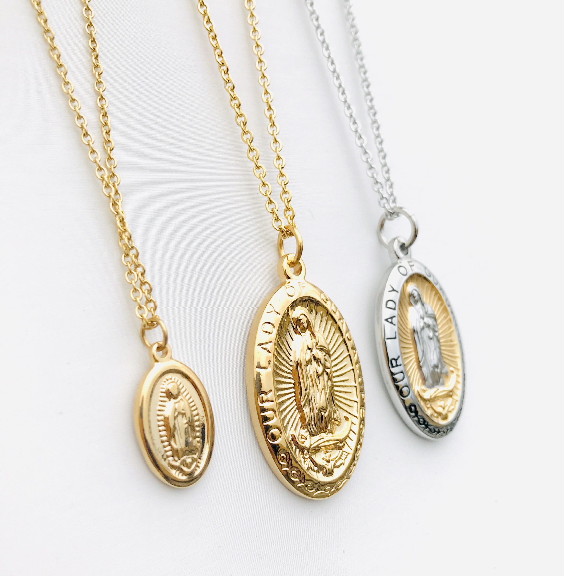 Niche fashion coin necklace