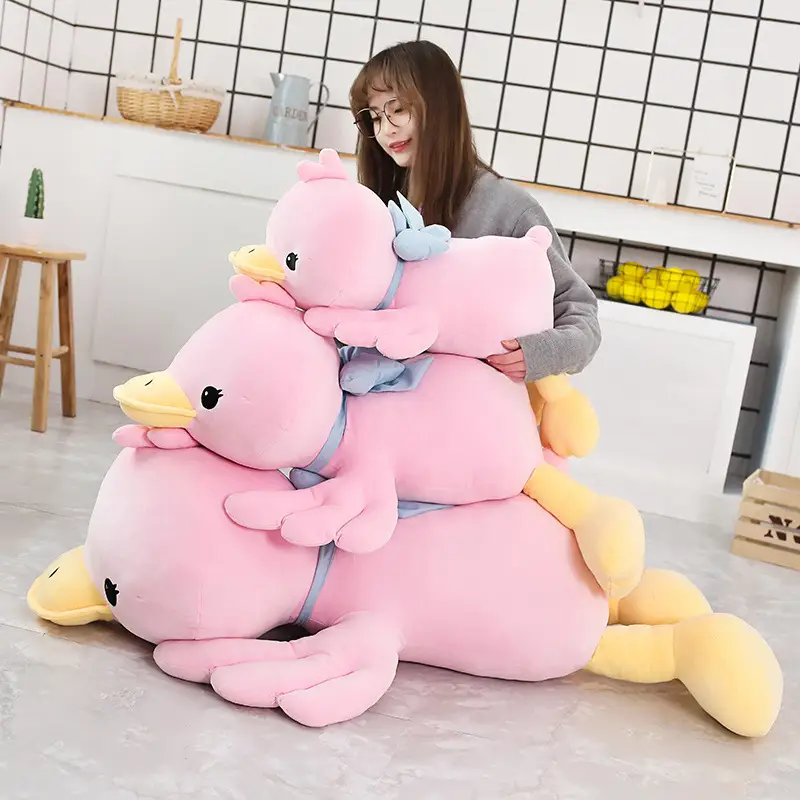 Soothing pillow for children with duck doll