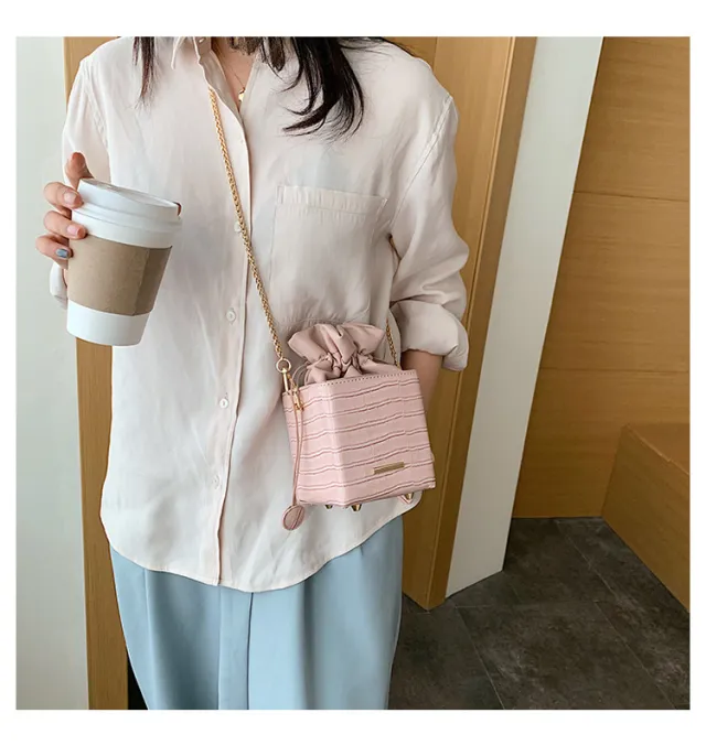 One shoulder messenger bag fashion chain Pink - Shop at LoveMi