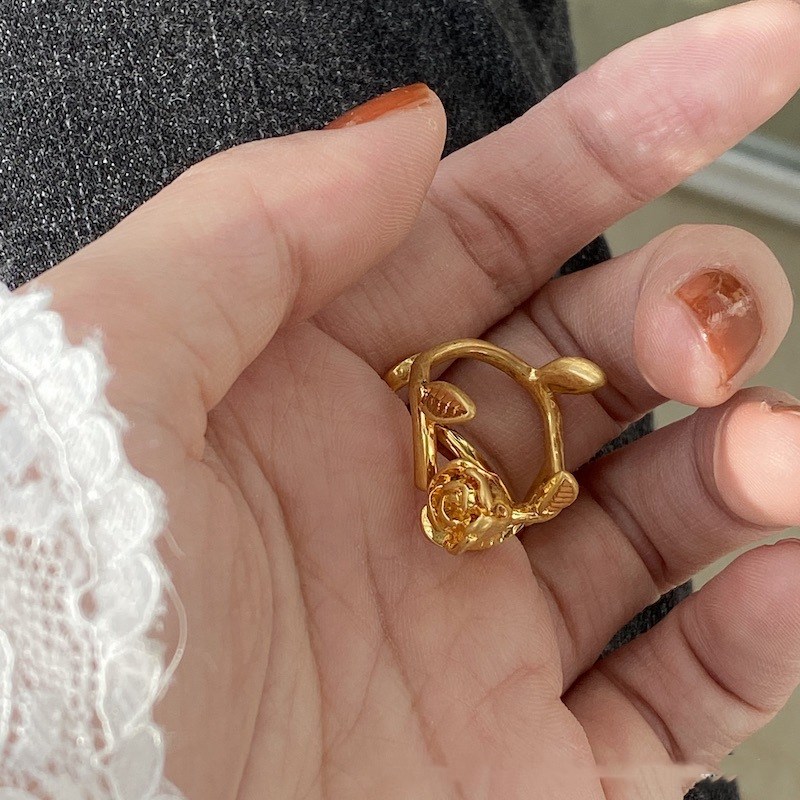 Gentle and color-fast rose ring