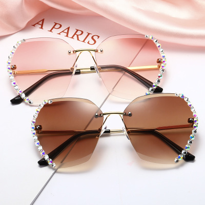 Women’s UV protection diamond sunglasses