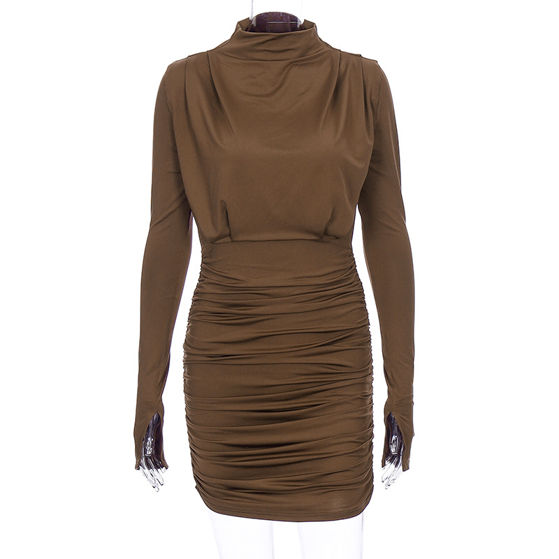 Pleated semi-stay round neck long sleeve dress