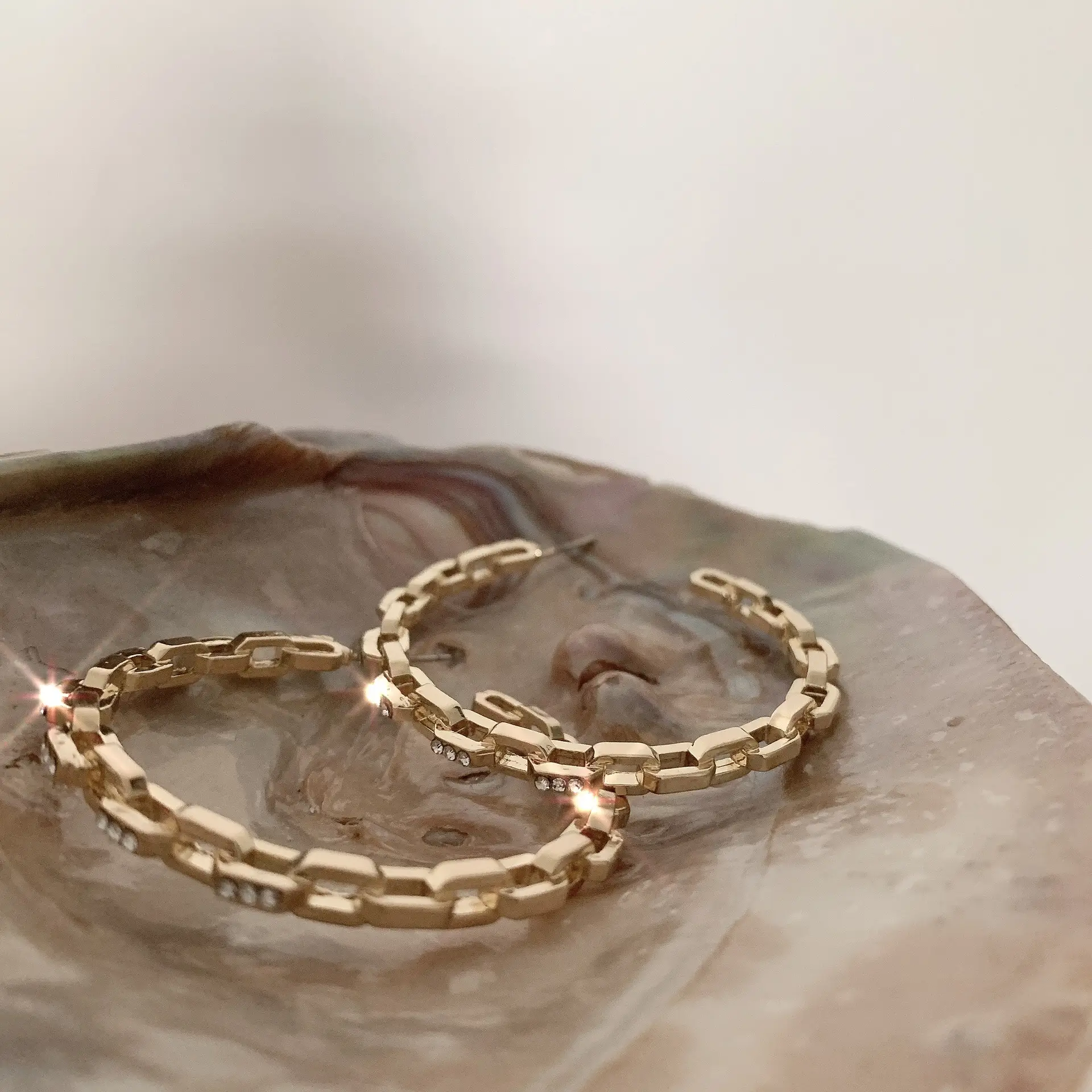 Exaggerated micro-inlaid chain earrings