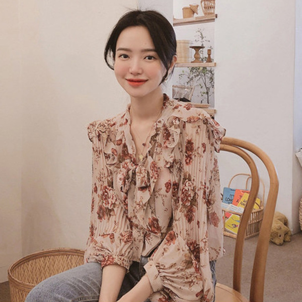 Pleated lantern sleeve lace-up chiffon shirt