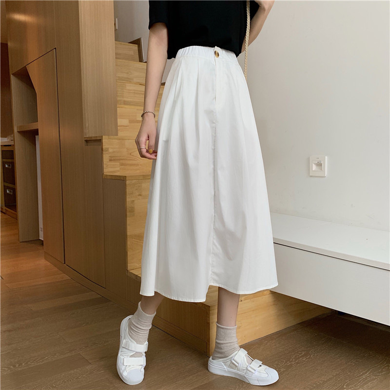 Mid-length puffy skirt