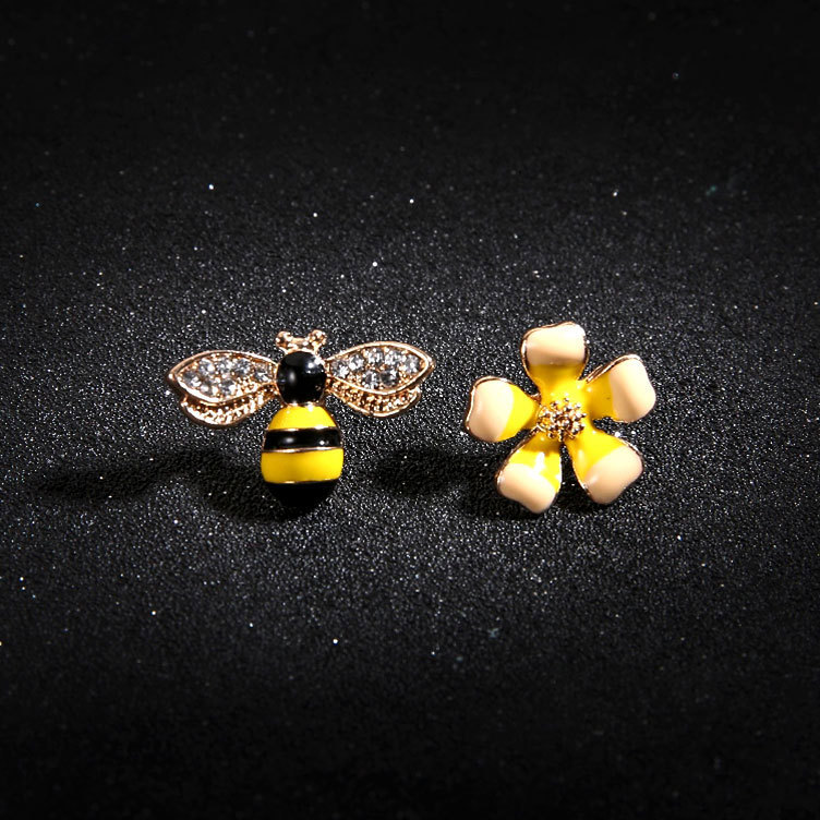 Asymmetric Flower Bee Earrings for Women
