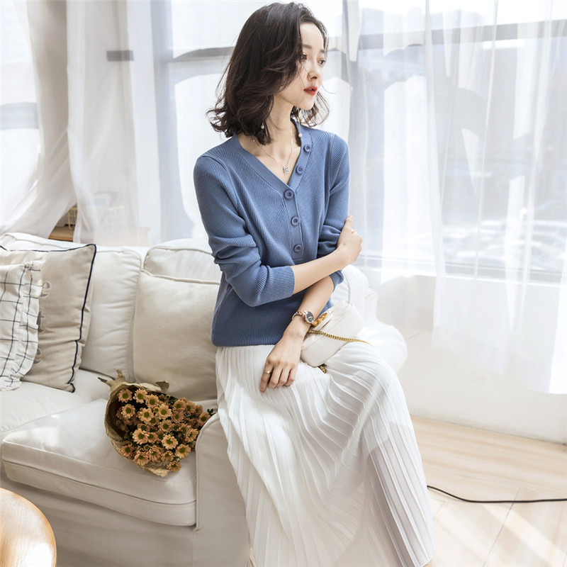 Knitted bottoming pullover sweater