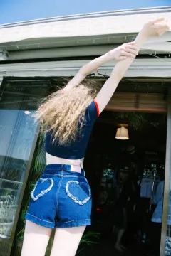 Heart shaped hip pocket embellishment denim shorts - Dark Blue - View 1