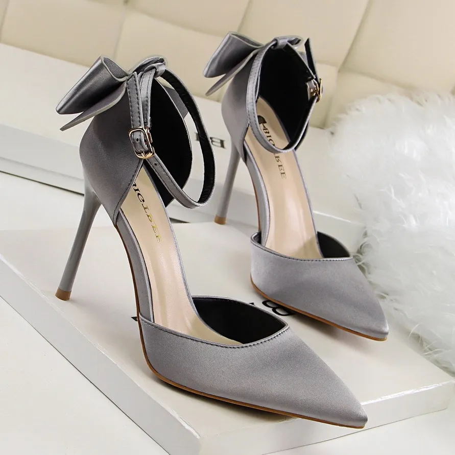 Pointed satin stiletto high heels - Grey