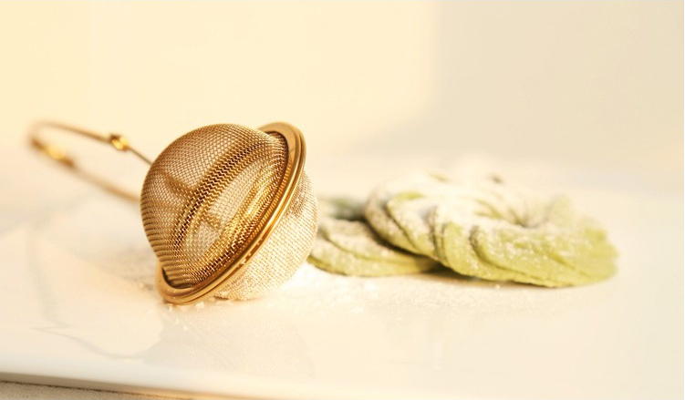 Stainless steel tea strainer