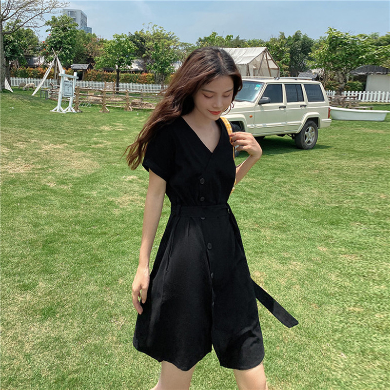 Niche waist black dress