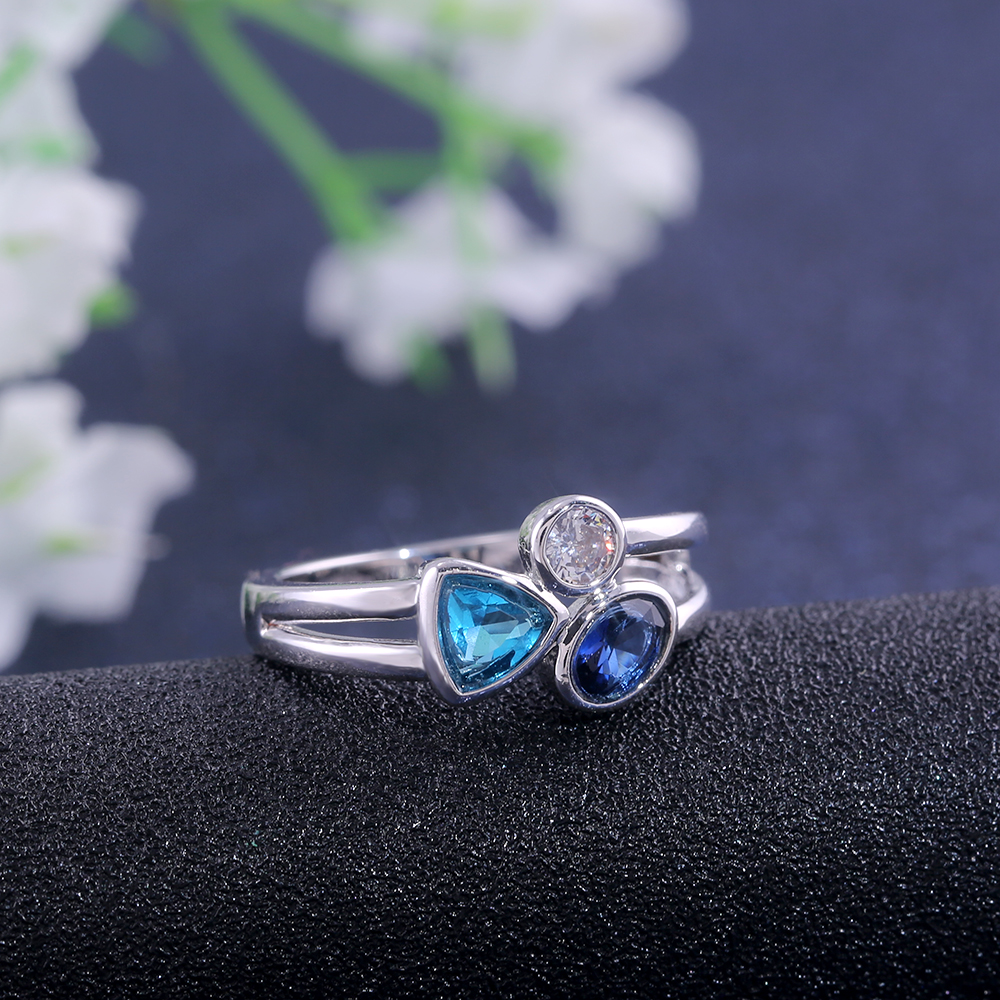 Irregular three-color diamond ring