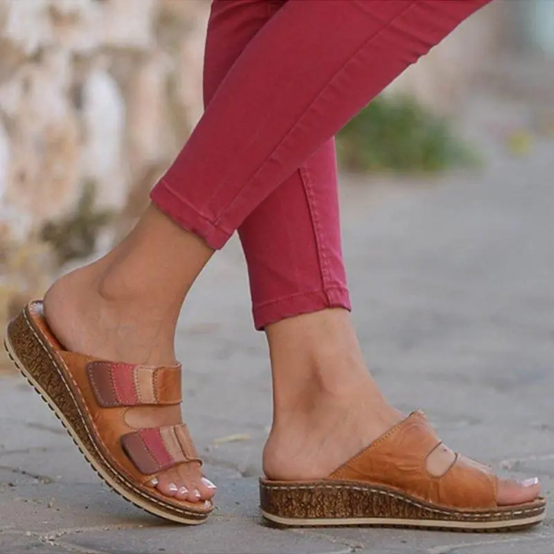 Thick sole, simple and versatile mother sandals - Khaki