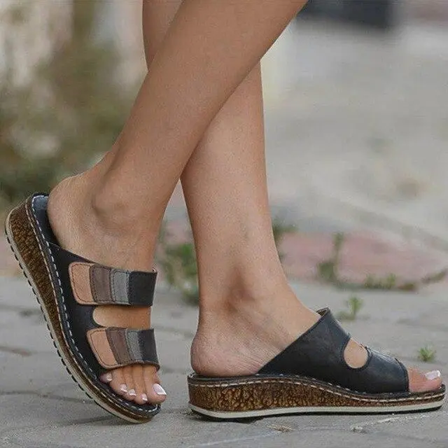 Thick sole, simple and versatile mother sandals - Black