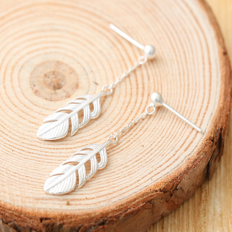 Sweet feather earrings