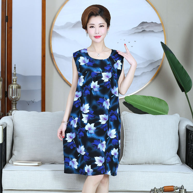 Silk nightdress sleeveless and loose