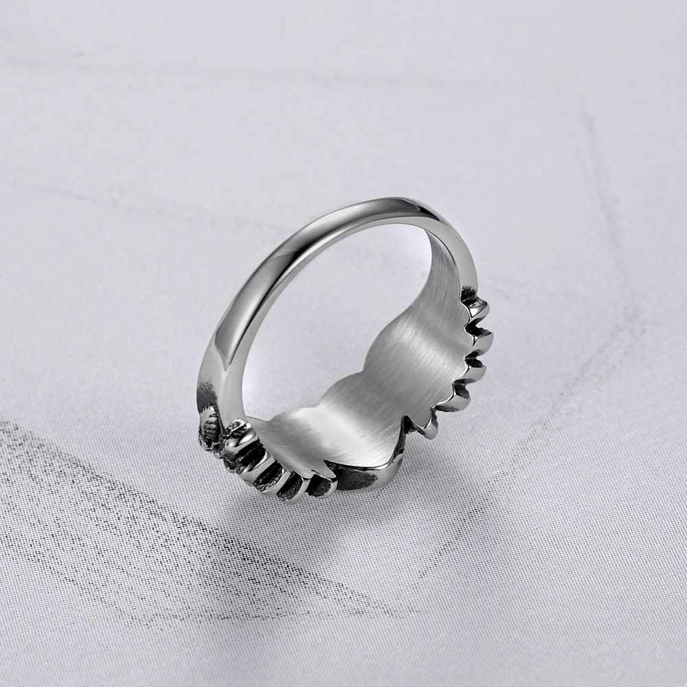 Heart-shaped wings locomotive ladies ring