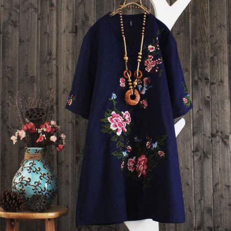 Ethnic style embroidered retro dress