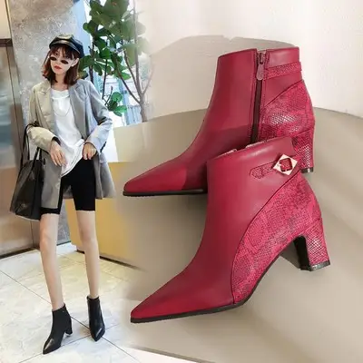 Women's boots with thick heel belt buckle
