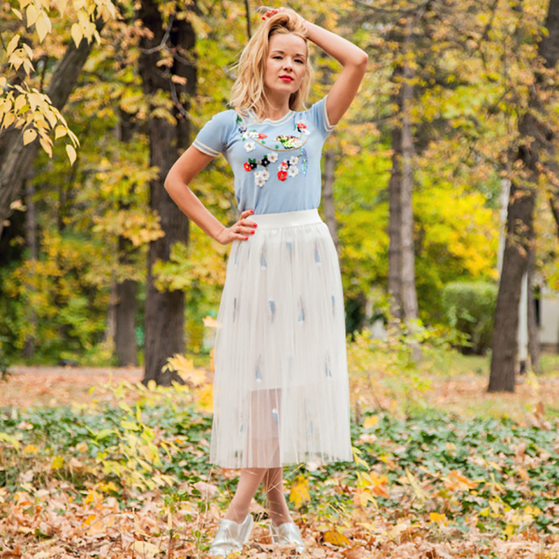 Embroidered yarn skirt