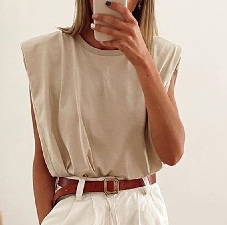 Sleeveless ladies round neck cotton vest