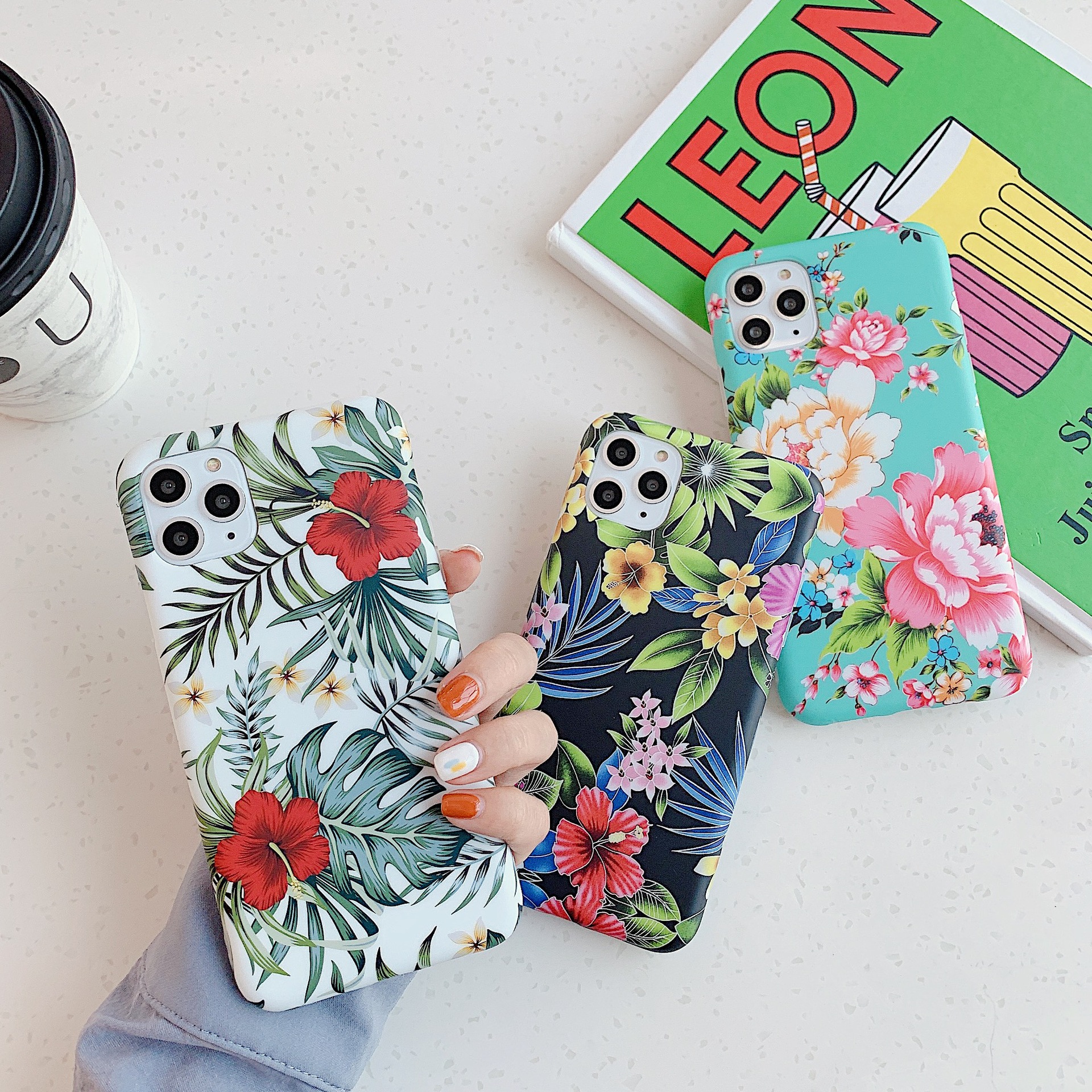 Retro literary flower leaf phone case - Image 3