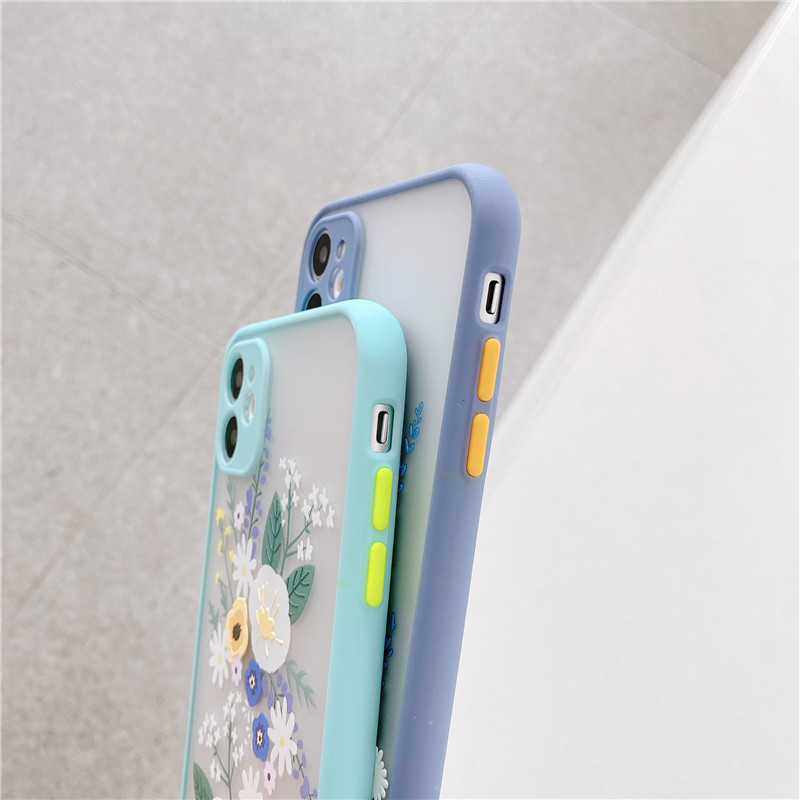 Candy acrylic flower phone case - Image 8
