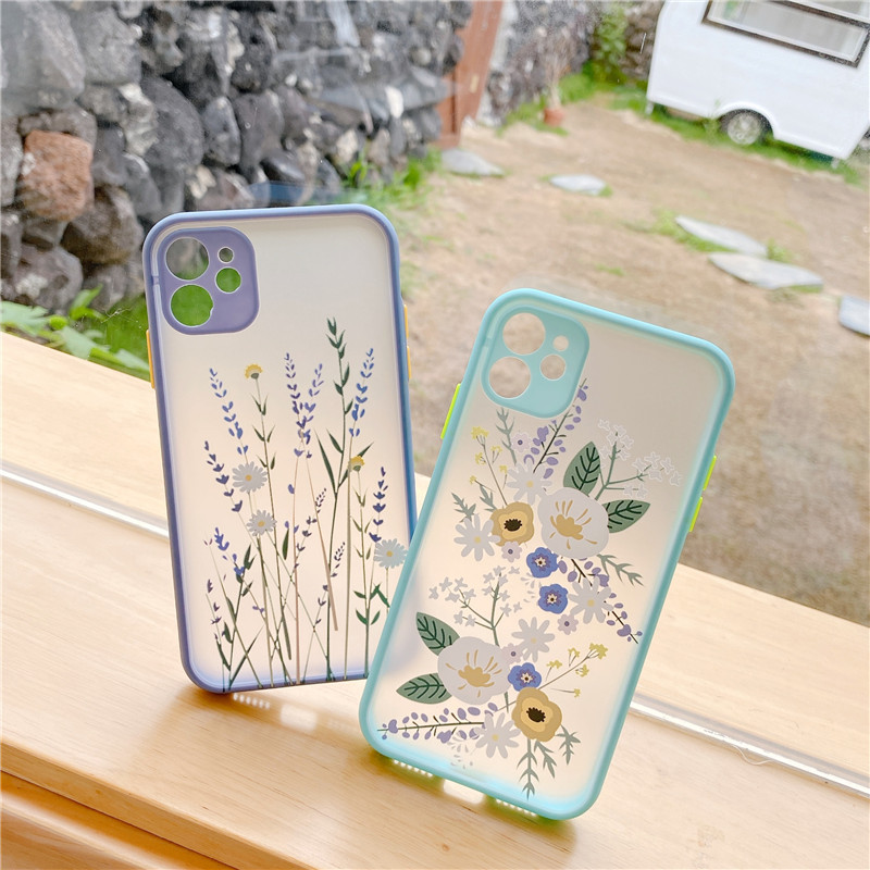 Candy acrylic flower phone case - Image 11