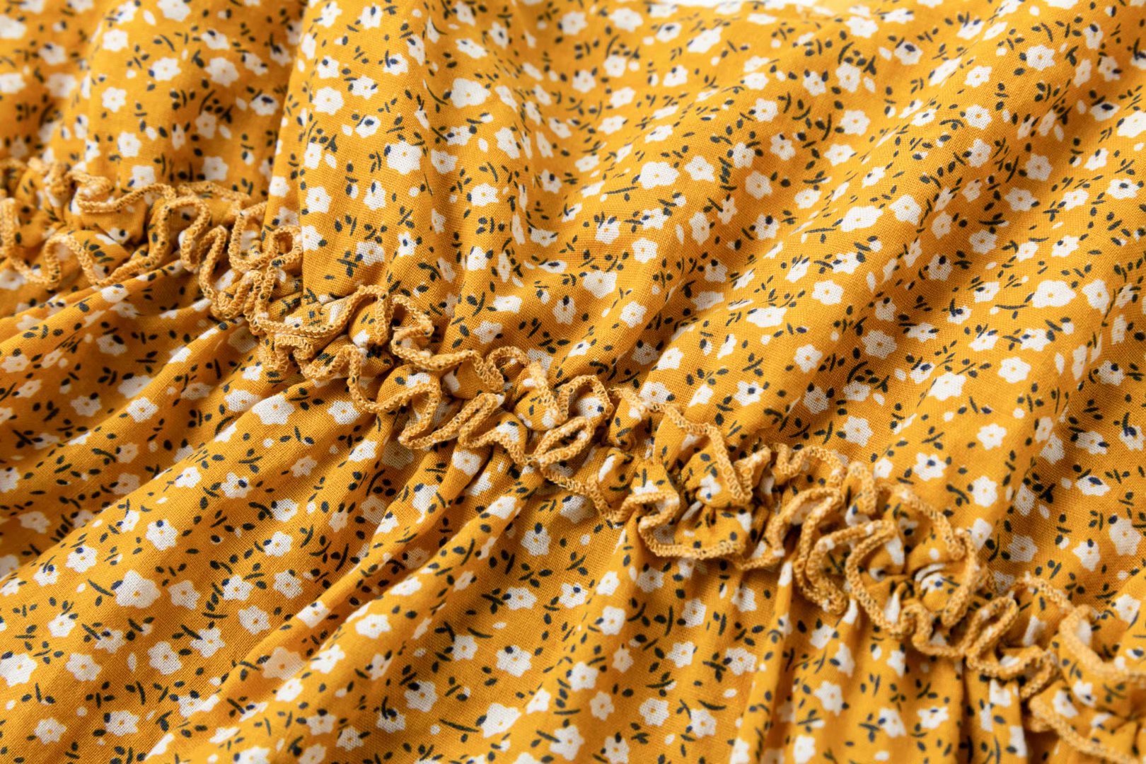 V-neck print short camisole