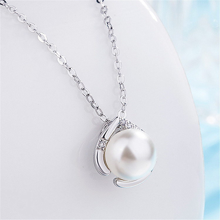 Notched Water Drop Pearl Necklace