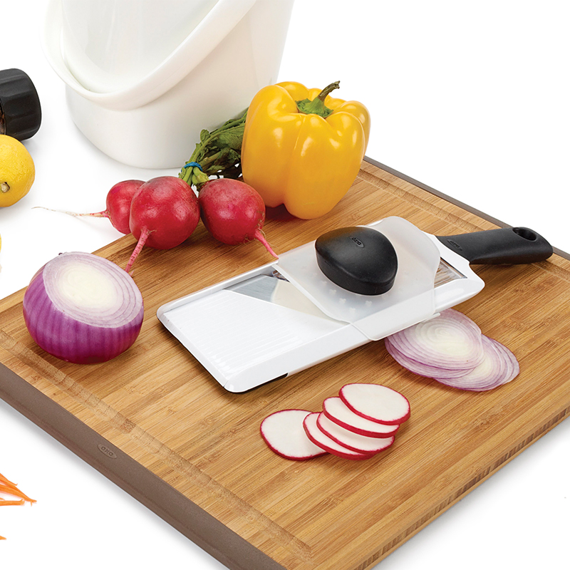 Multifunctional handheld slicer
