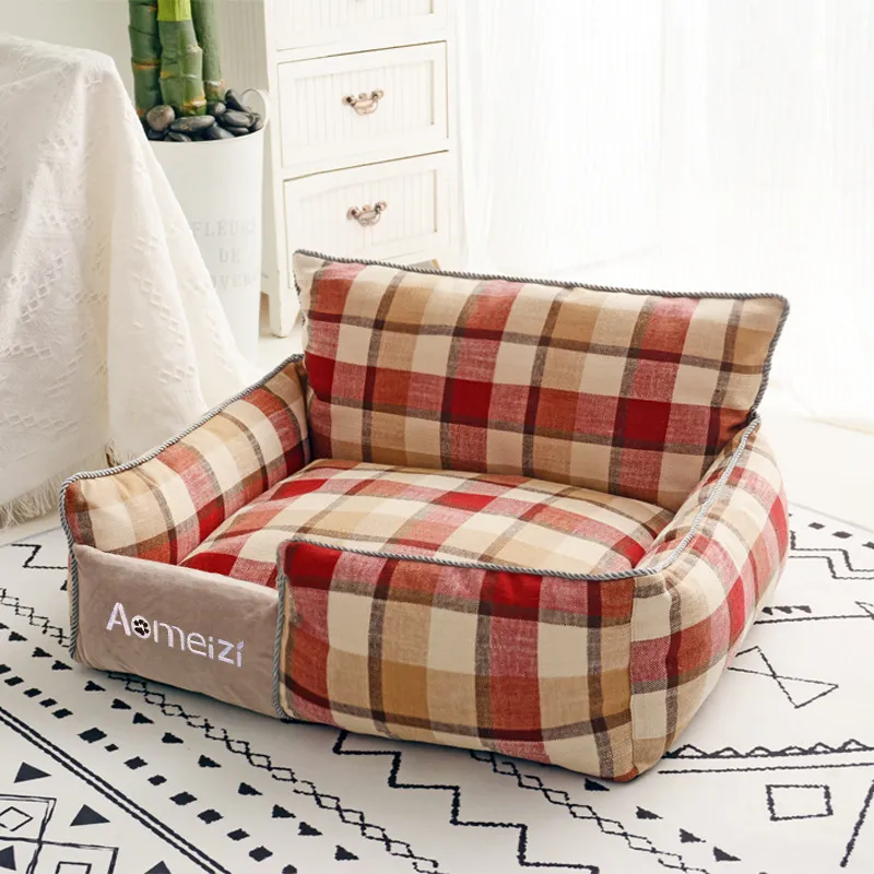 The kennel can be removed and washed - Backrest Red Grid