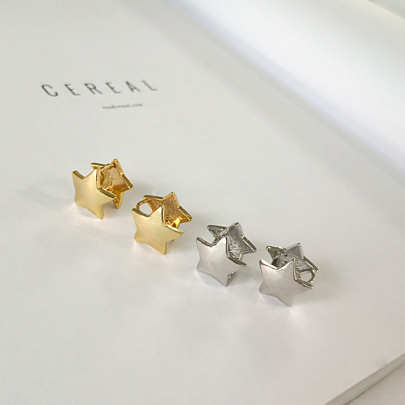 Simple geometric ring ear studs