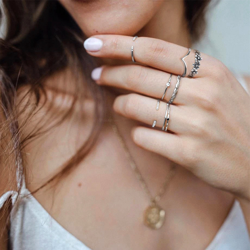 Simple zircon index finger ring