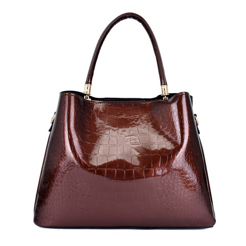 Single shoulder messenger portable patent leather