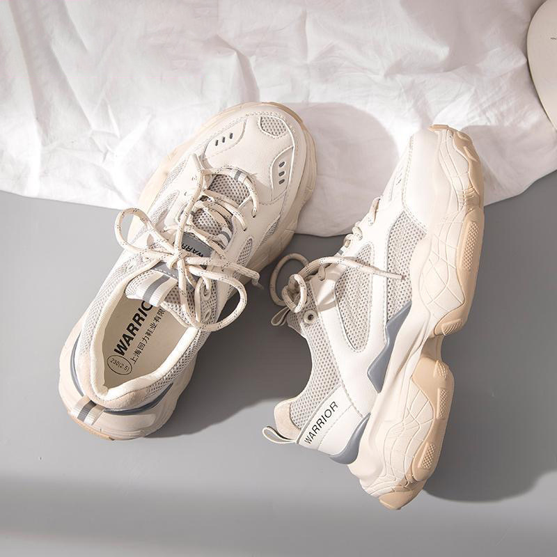 Inner increase sports shoes