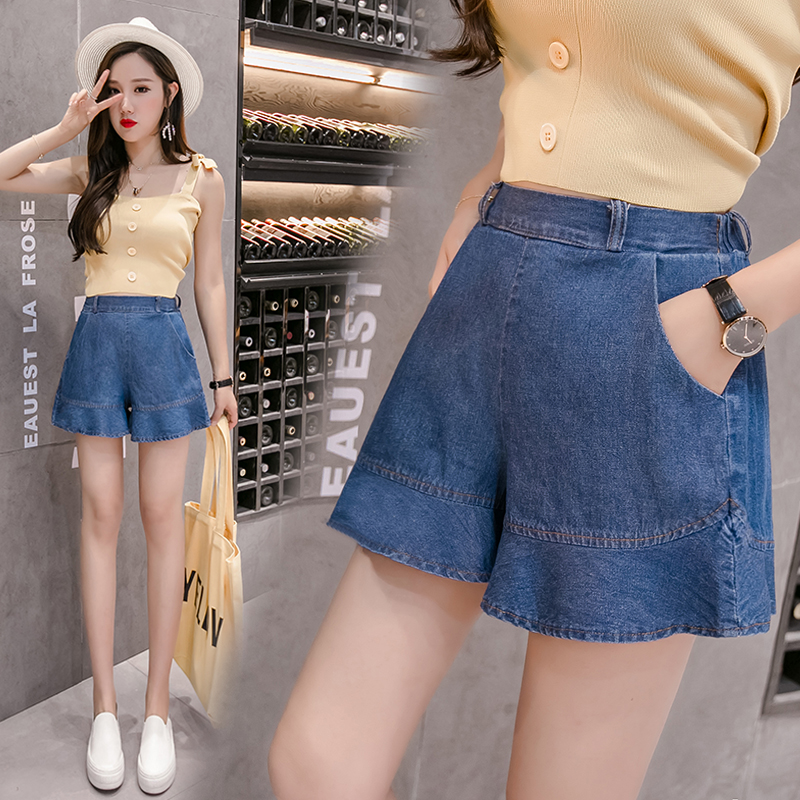 Denim shorts with elastic waist