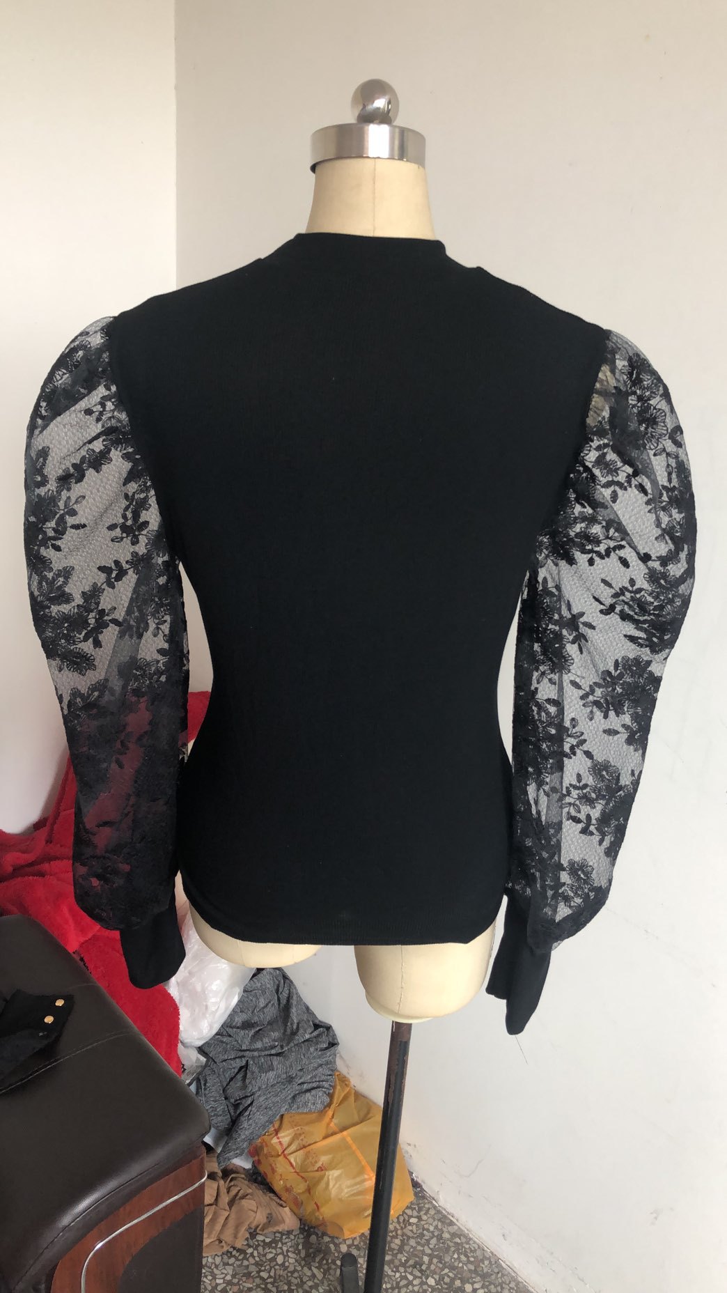 Lace puff sleeve top