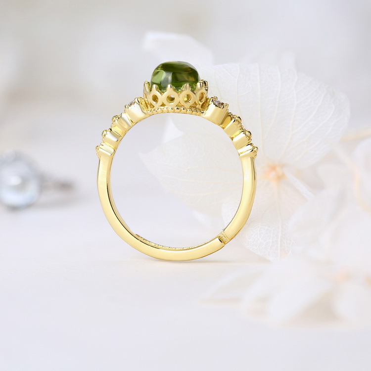 Topaz live mouth ring