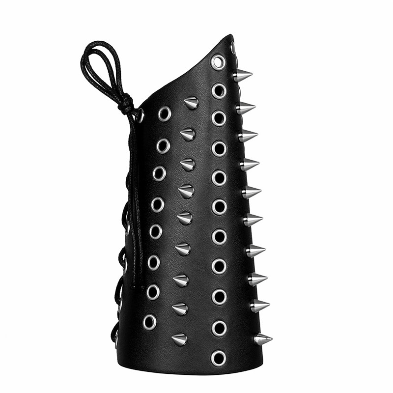Alloy spike leather wristband
